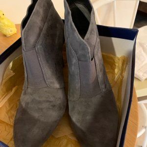 adrienne vittadini genuine suede boots size 9.5
